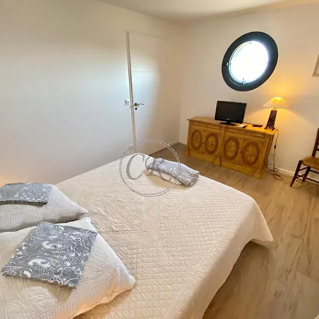 T2 Standing 800m De La De St Clair Le Lavandou